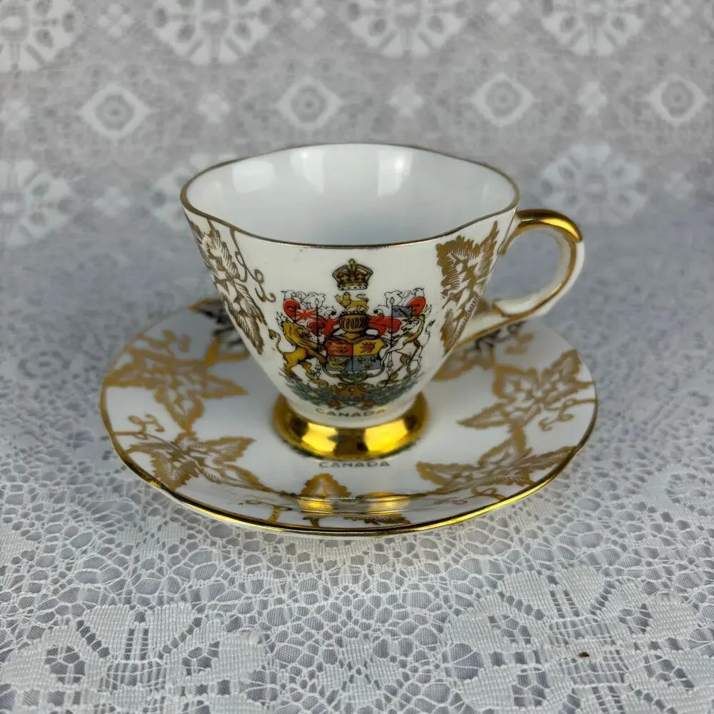 Vintage Royal Windsor Canada Coat of Arms Bone China Teacup & Saucer England